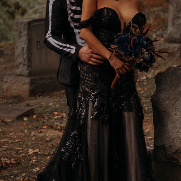 Off the shoulder black lace tulle prom dress gown - Picture 4 of 6